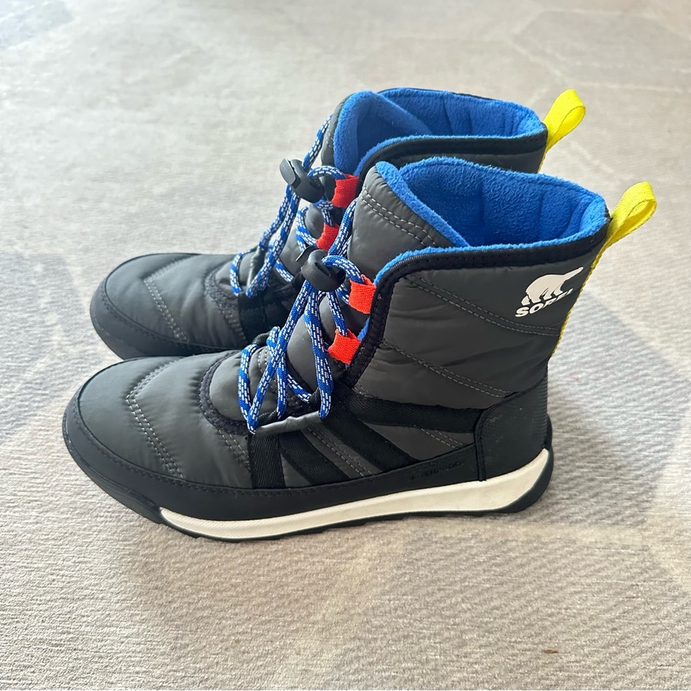 Sorel Whitney II Short Lace Boots - Big Kids' size 4